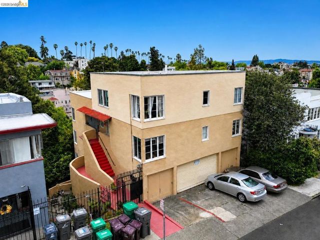 33 E Home Place, Oakland