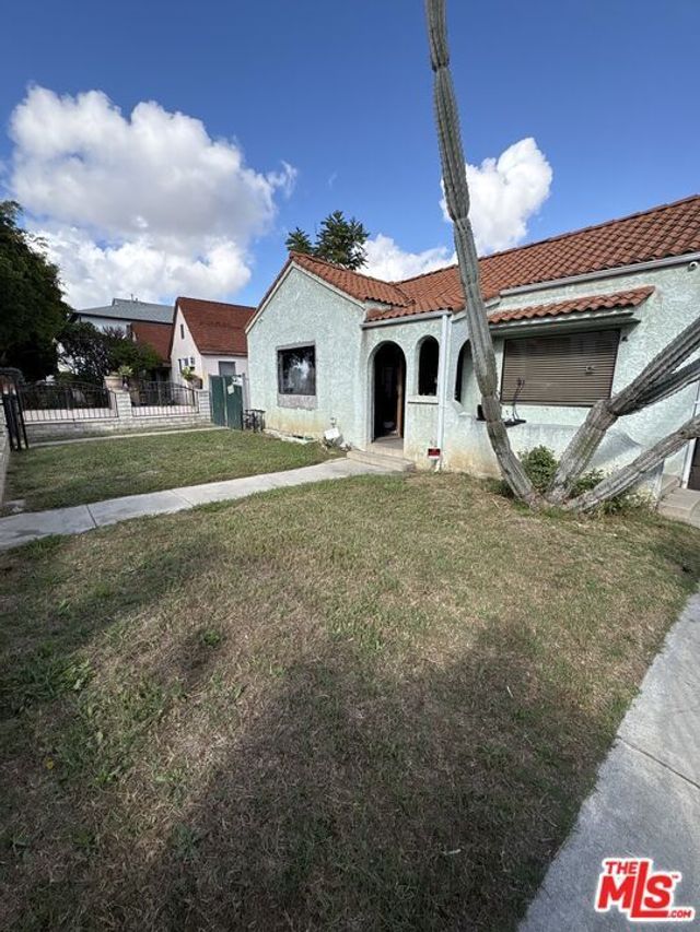 1340 S Mansfield Avenue, Los Angeles