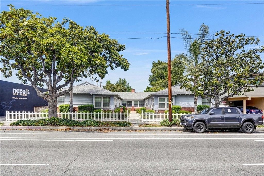 14821 Burbank, Van Nuys