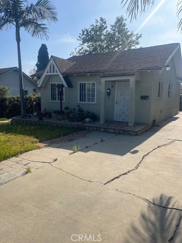 1235 N Wexham, Inglewood