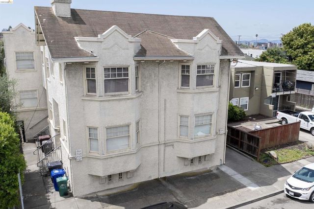 701 43rd St, Oakland