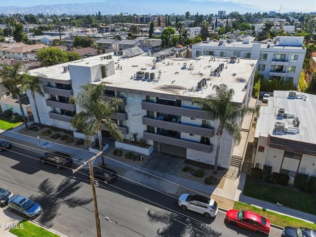 5260 Bellingham Avenue, Los Angeles