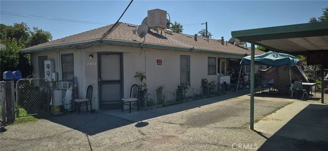 2263 E Thomas, Fresno