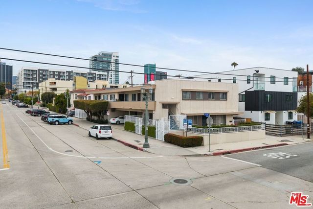 6423 Lexington Avenue, Los Angeles