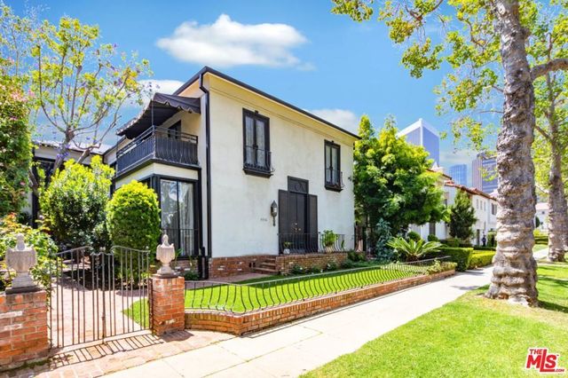 9936 Robbins Drive, Beverly Hills
