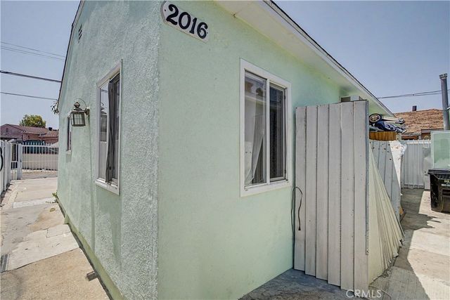 2016 W Manchester, Los Angeles