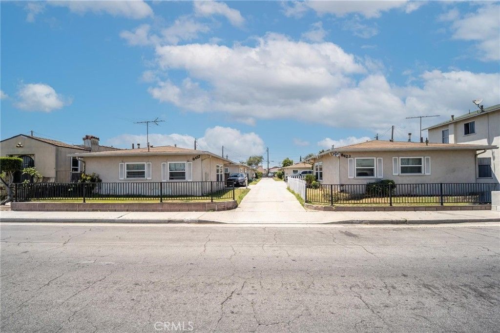 8427 Otis Street, South Gate