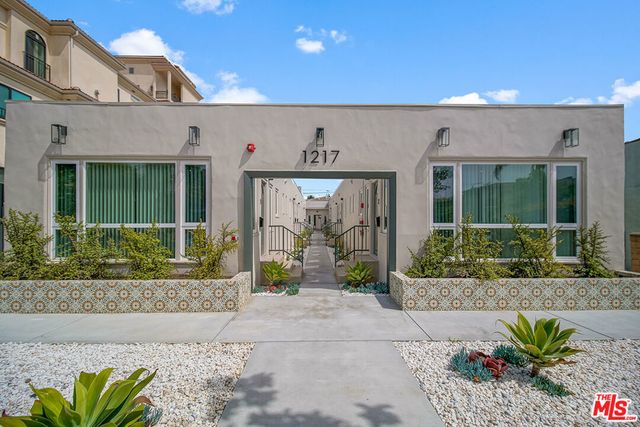 1217 9th Street, Santa Monica