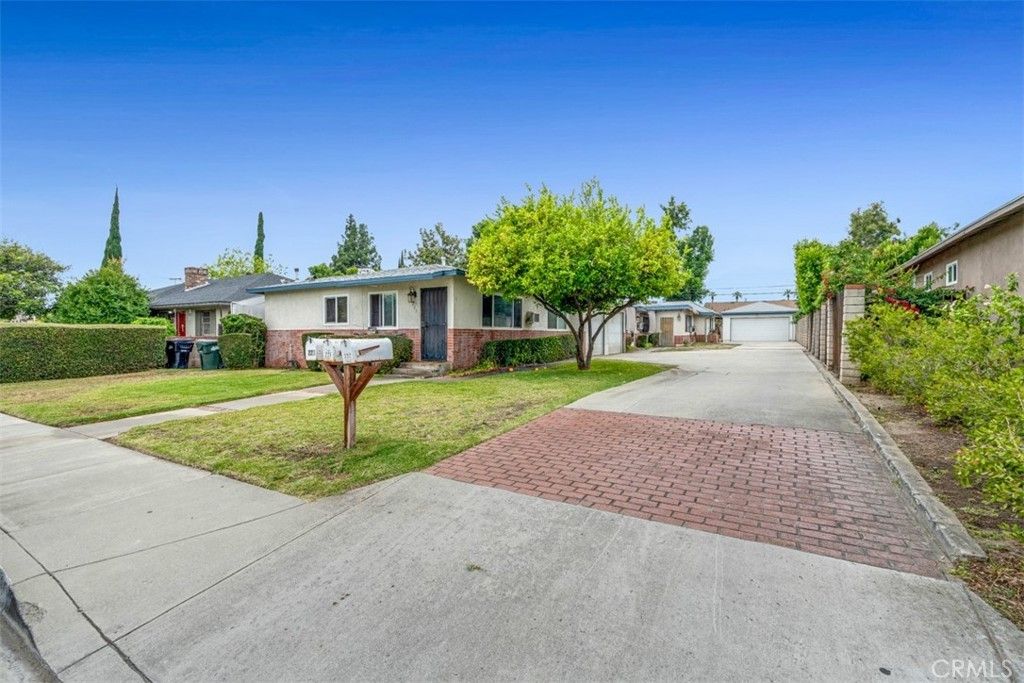 223 Montana, Monrovia
