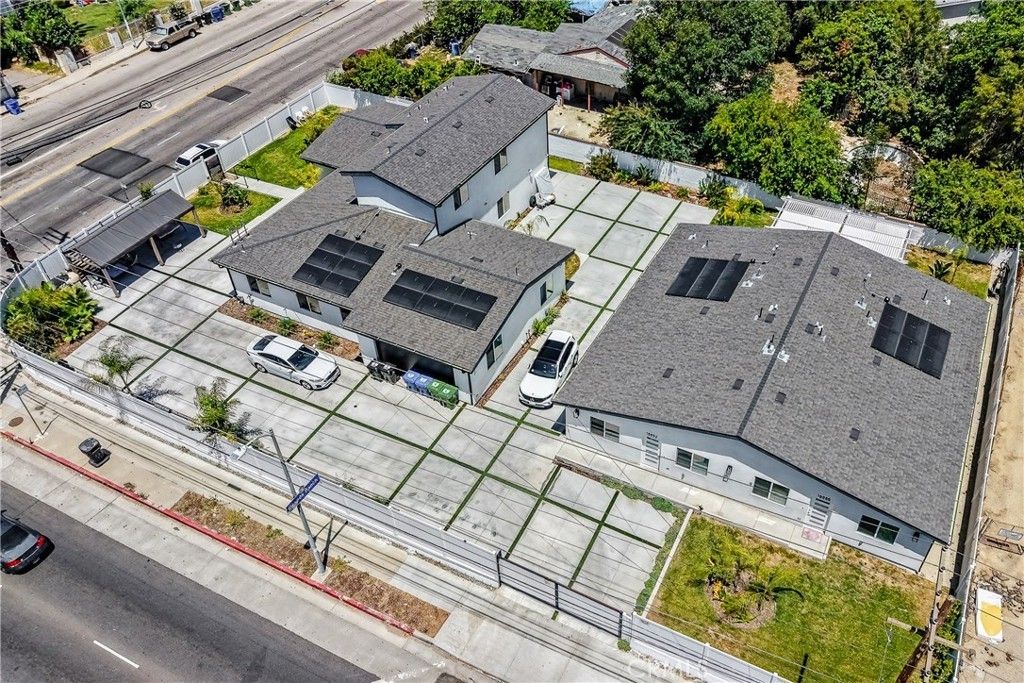 18853 Saticoy Street, Reseda