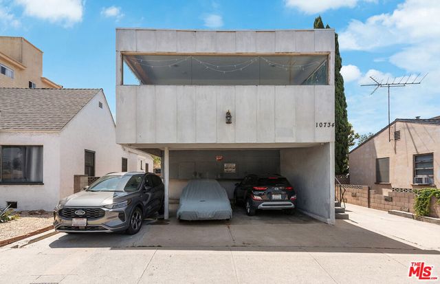 10734 Palms Boulevard, Los Angeles