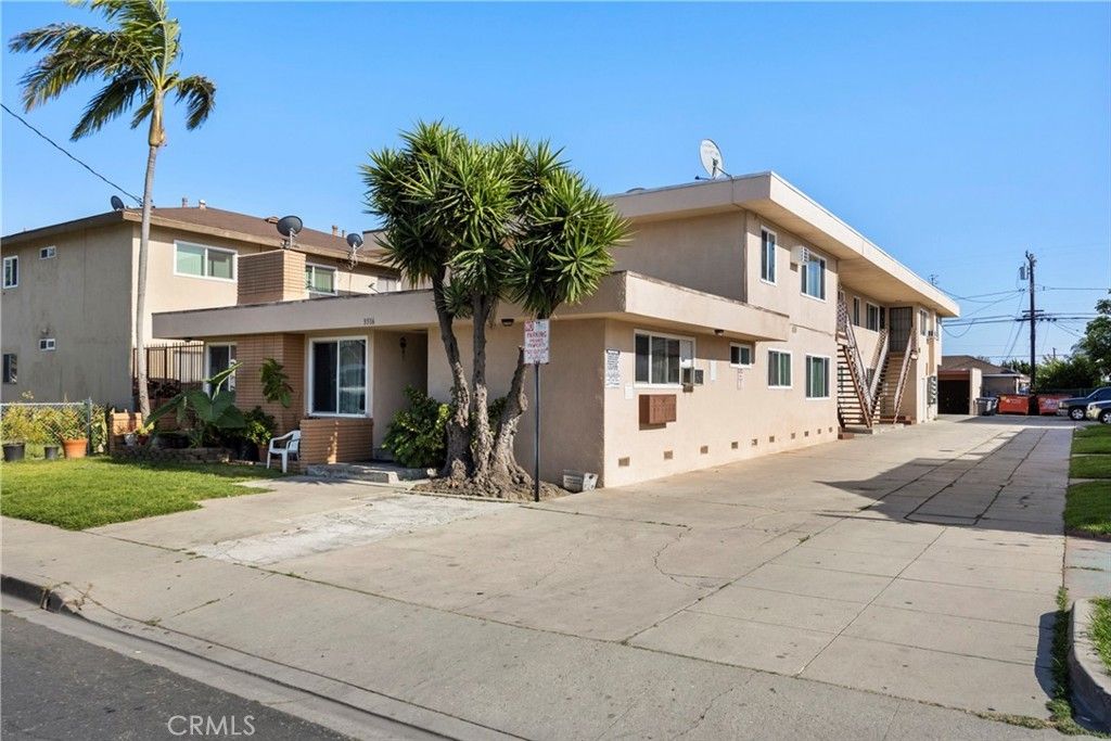 3516 Beechwood, Lynwood