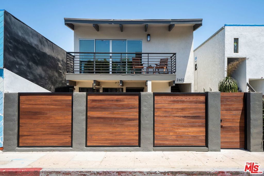 2602 Pacific Avenue, Venice