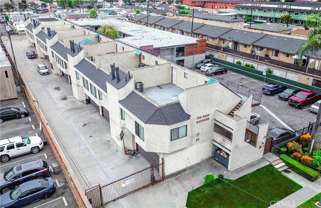 9248 Palm St, Bellflower
