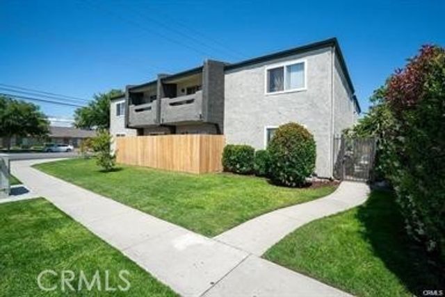 8100 Cerritos, Stanton