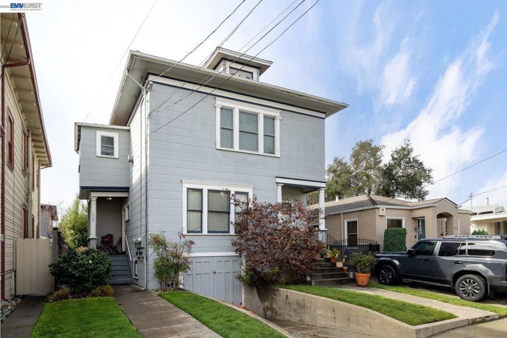 1527 8th St, Alameda
