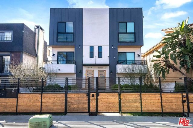 15330 Weddington Street, Sherman Oaks