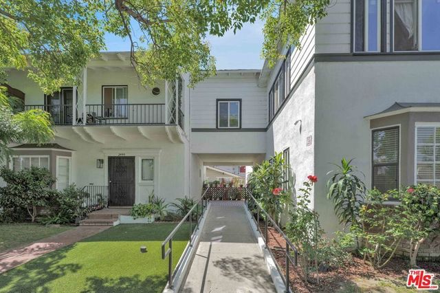 2442 W 18th Street, Los Angeles