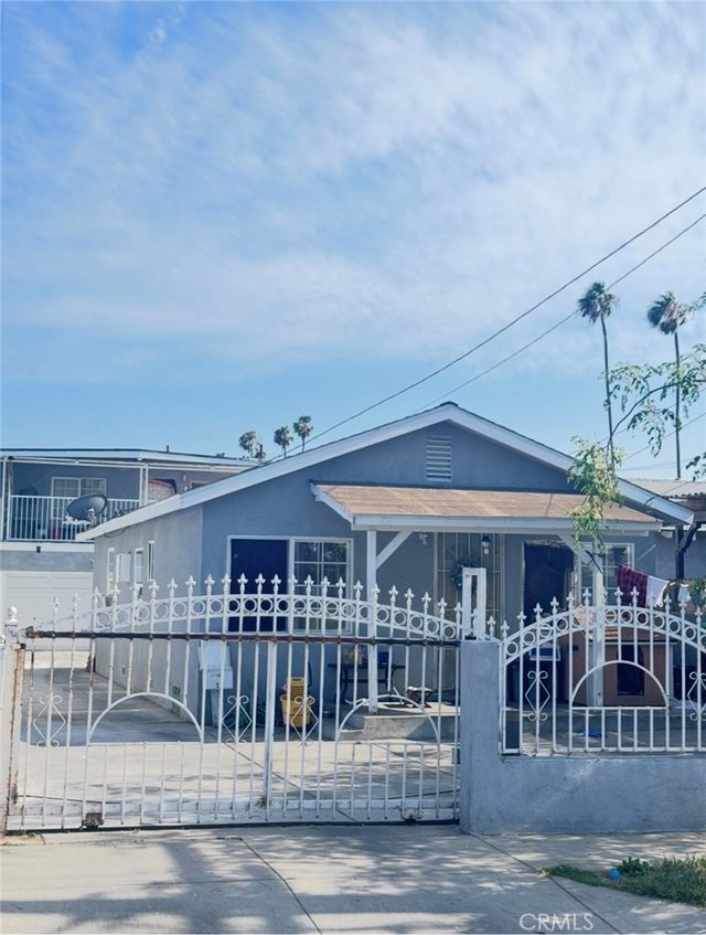 4132 W 105th, Inglewood
