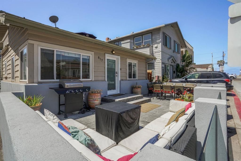 3492 Bayside Lane, San Diego