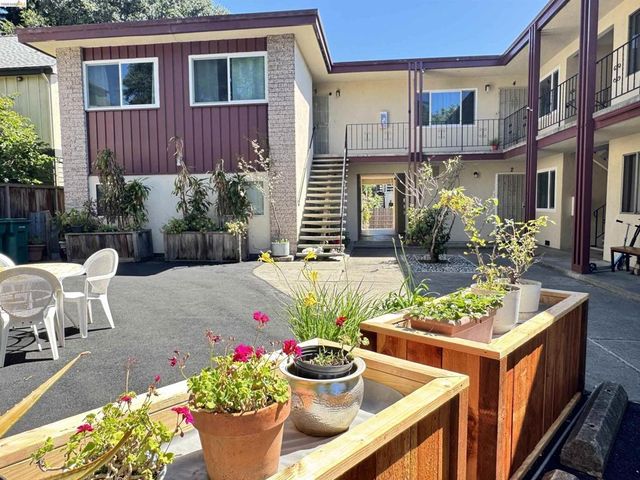 3812 Whittle Ave, Oakland