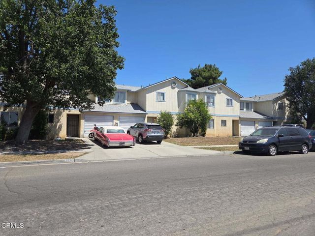 4140 N Clark Street, Fresno