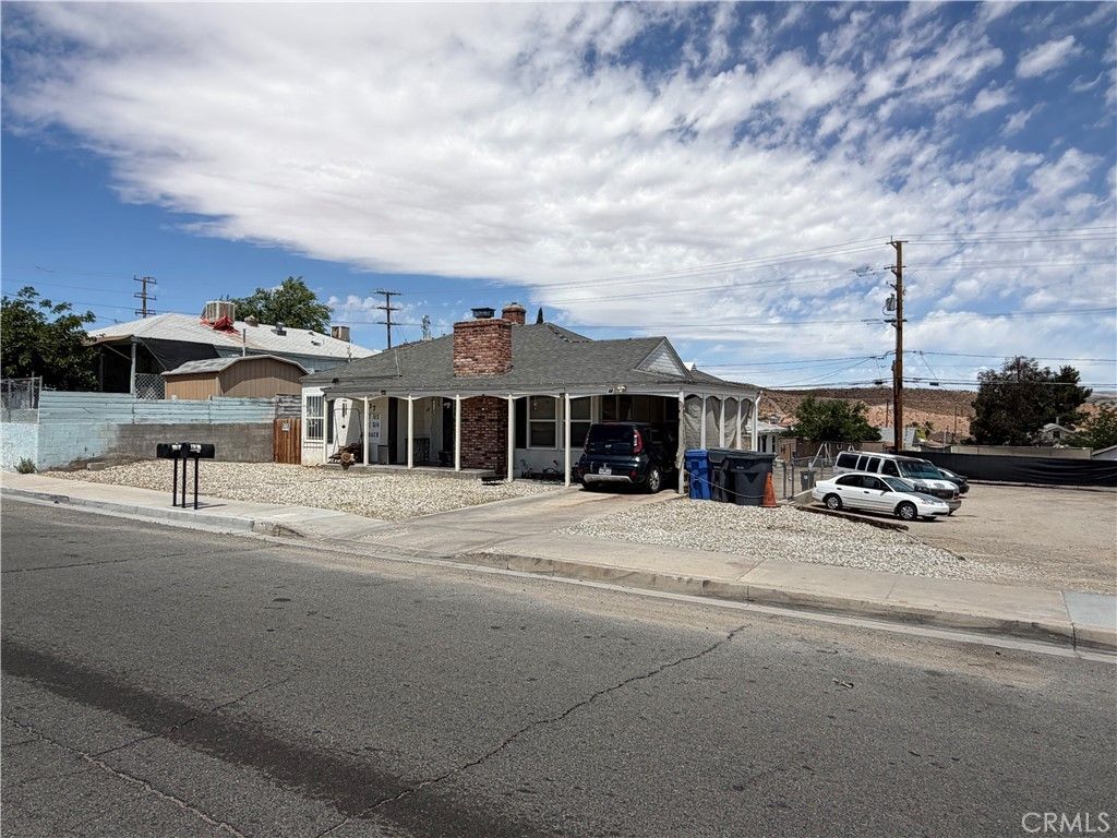 137 W Fredricks, Barstow
