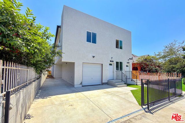 732 E 52nd Street, Los Angeles