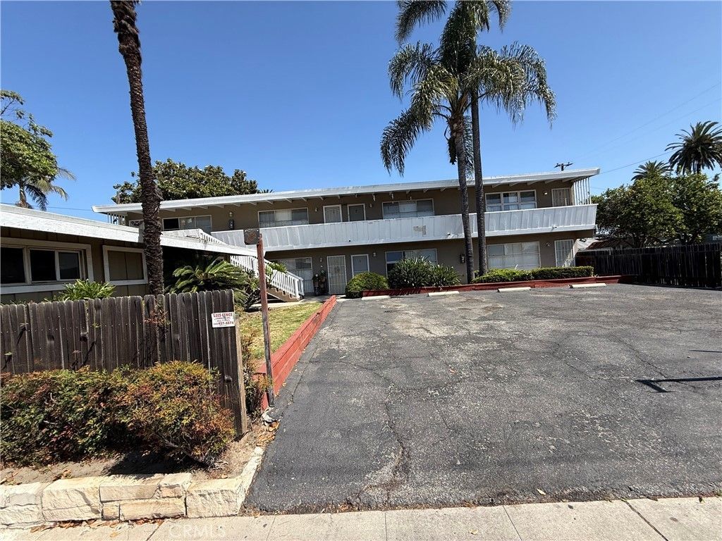 1651 E South, Long Beach