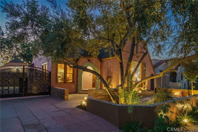 2015 San Francisco Avenue, Long Beach