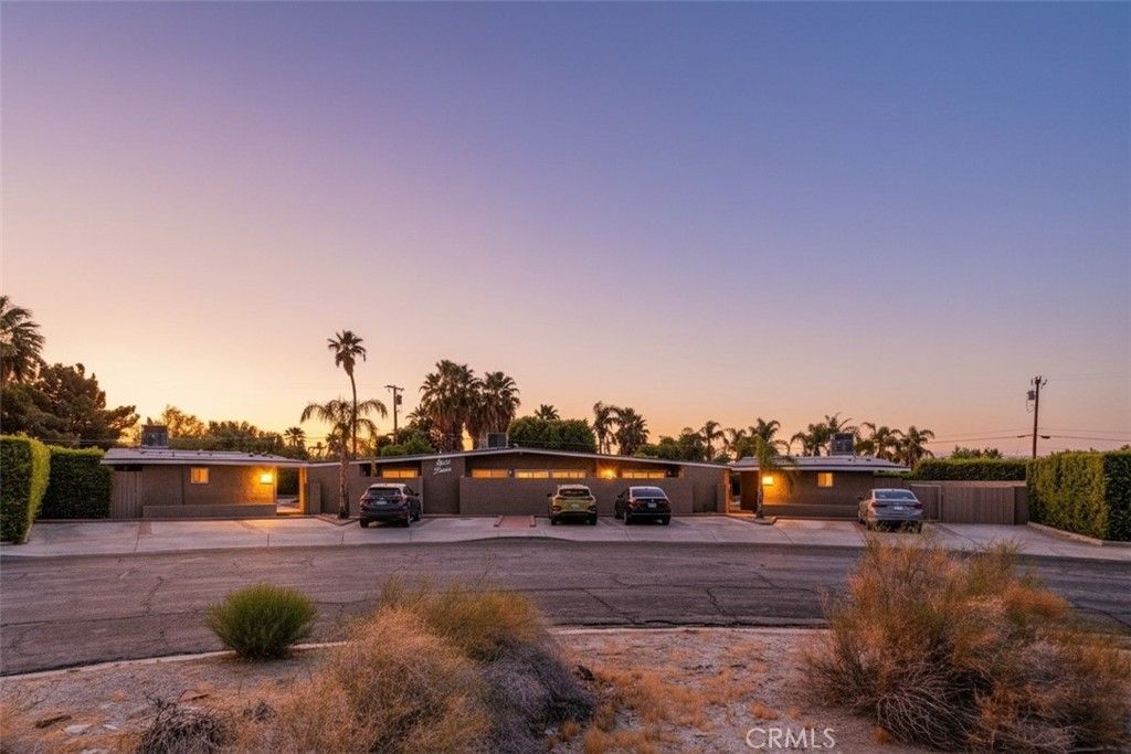 2200 E Sahara Road, Palm Springs