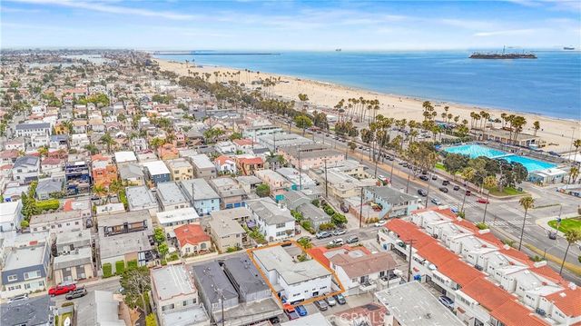25 Bennett, Long Beach