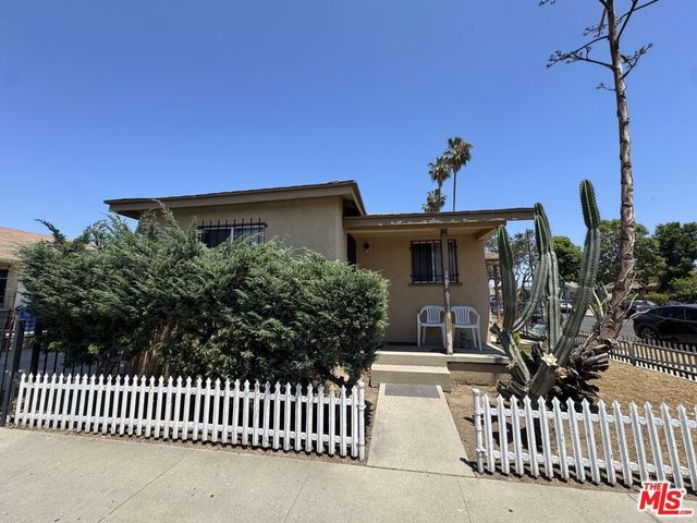 2000 Lewis Avenue, Long Beach