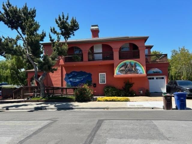 387 Ocean Avenue, Monterey