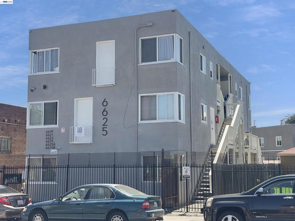 6625 Bancroft Ave, Oakland