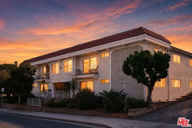440 Raymond Avenue, Santa Monica