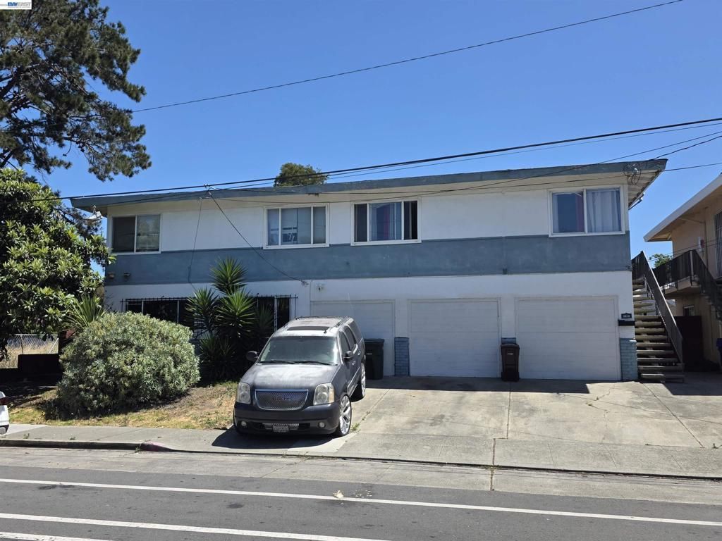 9826 Bancroft Ave, Oakland