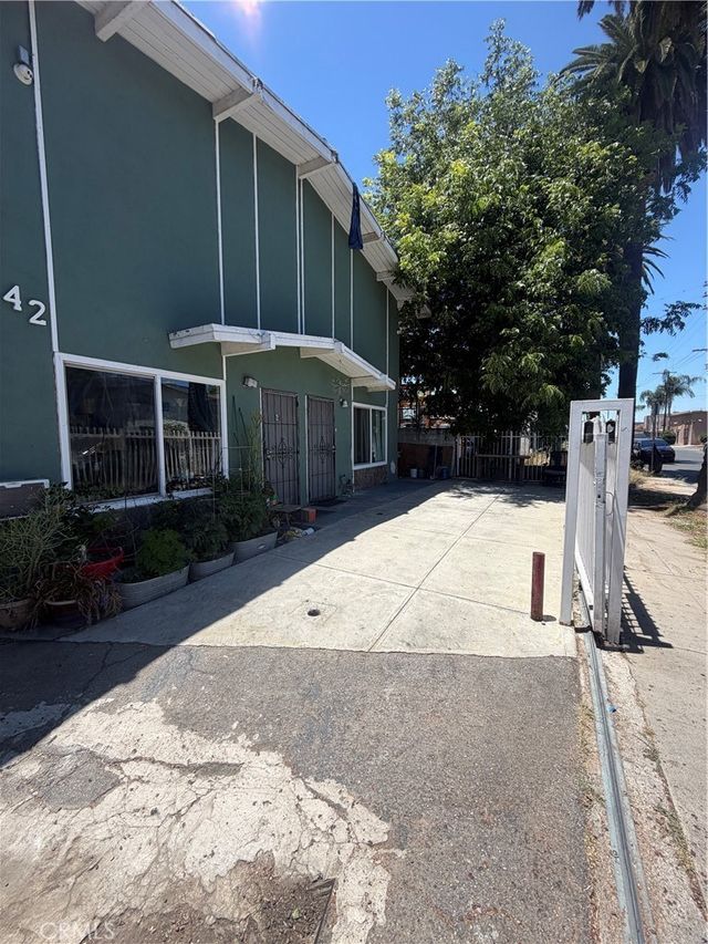 14642 Calvert, Van Nuys