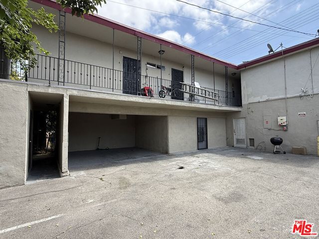 3711 S Western Avenue, Los Angeles