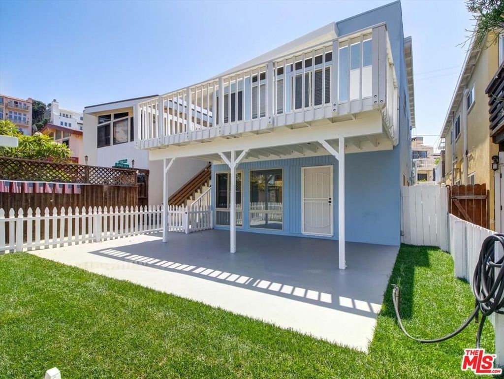 104 Sunridge Street, Playa Del Rey