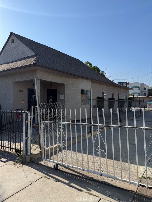 4227 E Cesar E Chavez, Los Angeles
