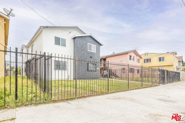 1535 E 92nd Street, Los Angeles