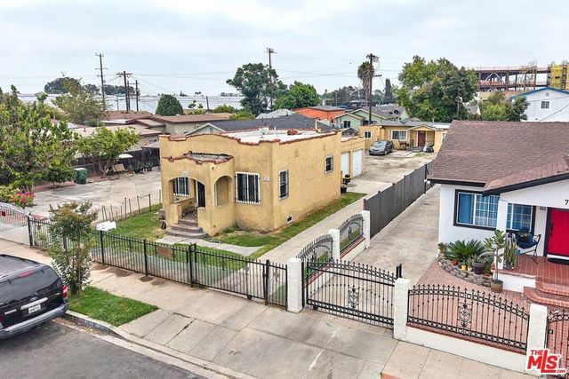 718 E 110th Street, Los Angeles