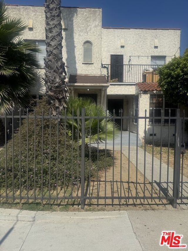 6125 West Boulevard, Los Angeles