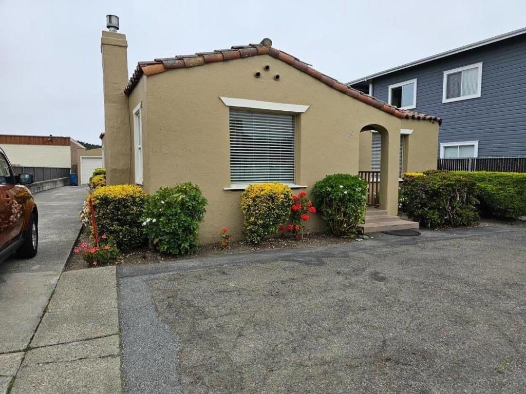 220 Main Street, Half Moon Bay