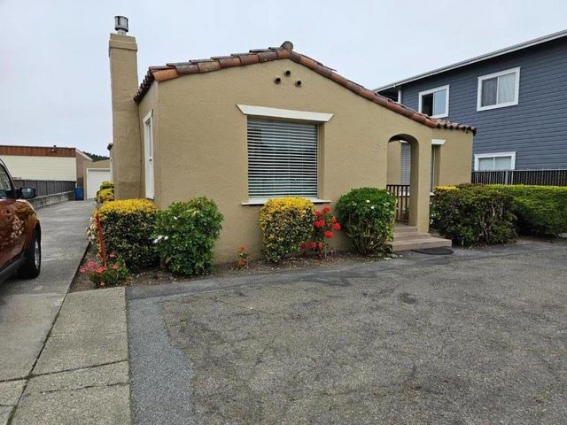 220 Main Street, Half Moon Bay