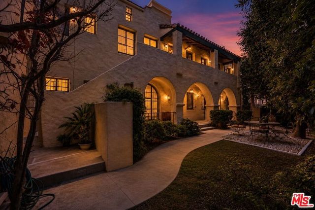 1143 Cardiff Avenue, Los Angeles