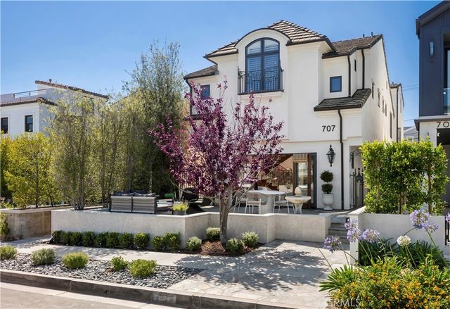 707 Larkspur Avenue, Corona Del Mar