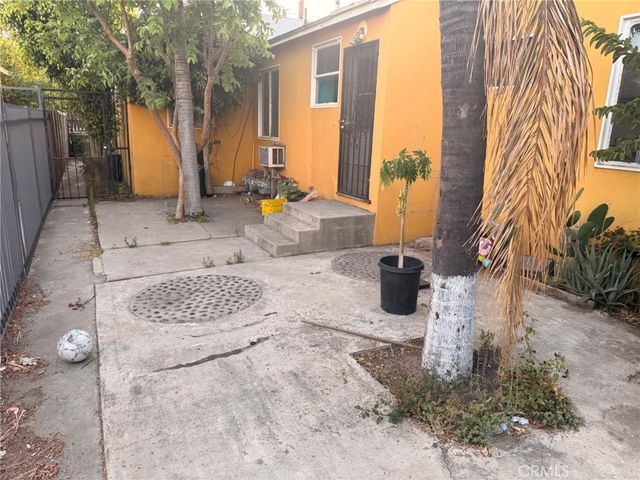 7256 Vineland # 4, Sun Valley
