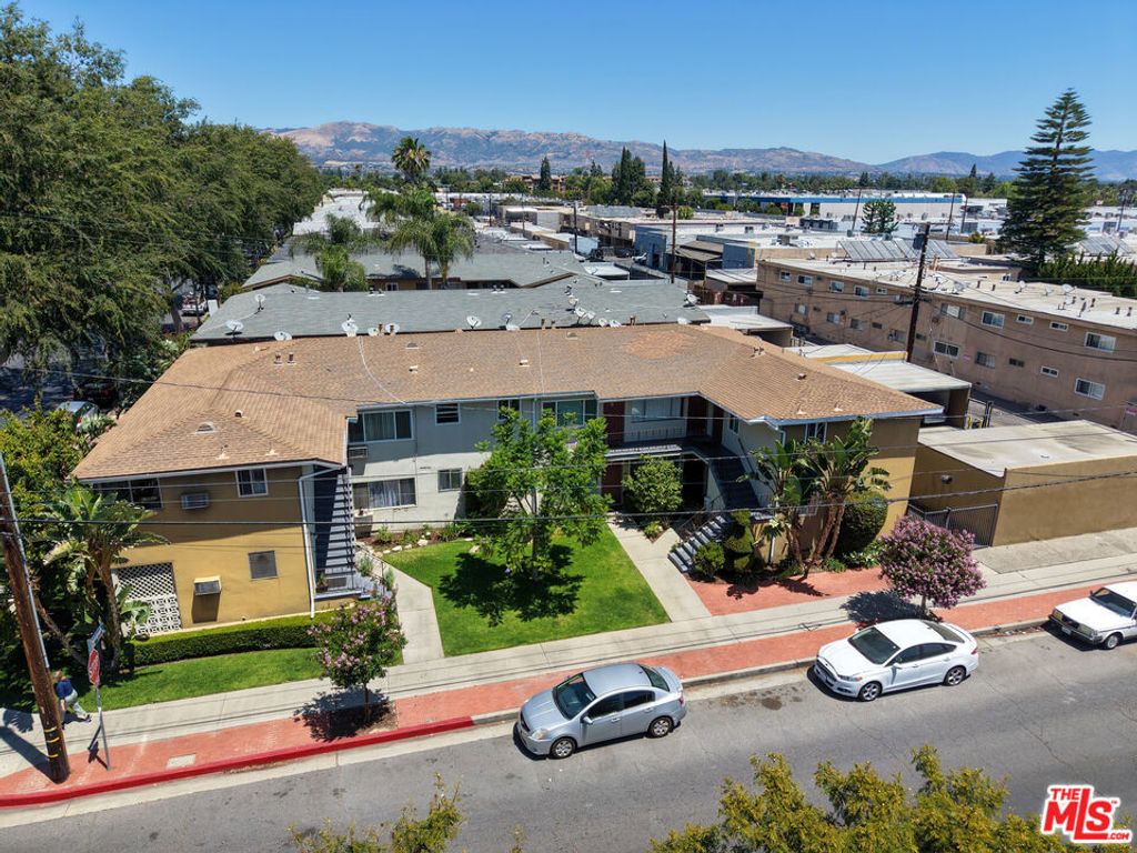 8000 Owensmouth Avenue, Canoga Park